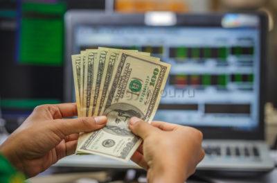 как купить валюту на бирже физическому лицу